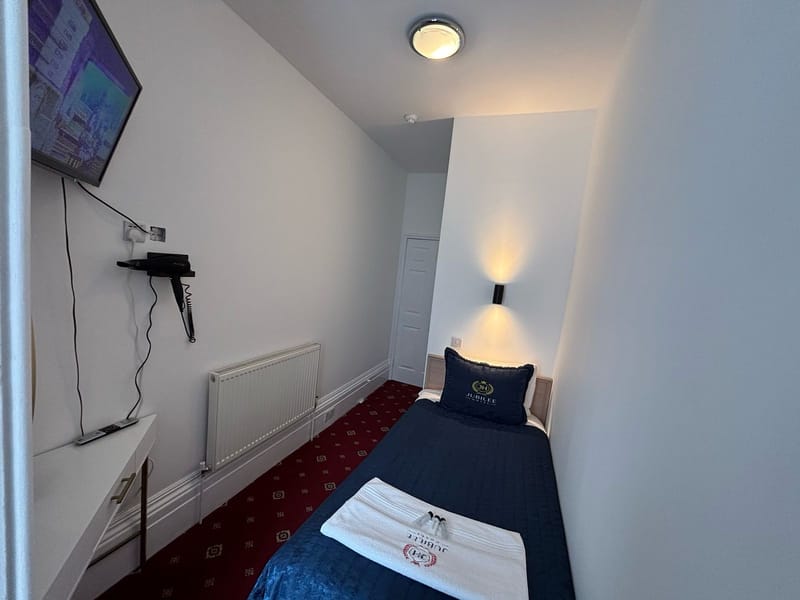 Single Room at Jubilee Hotel Victoria