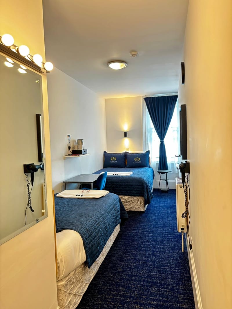 Triple Room at Jubilee Hotel Victoria