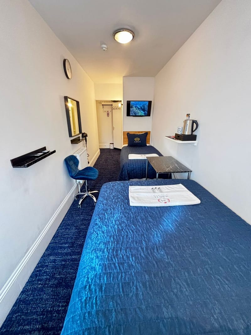 Triple Room at Jubilee Hotel Victoria