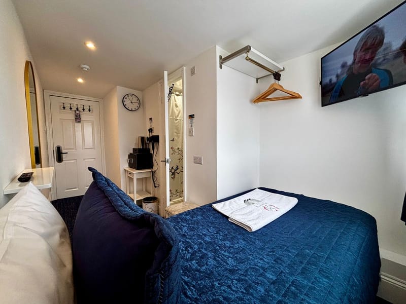 Single Room at Jubilee Hotel Victoria