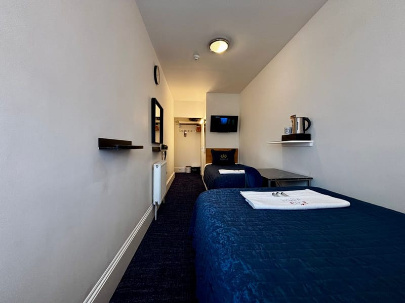 Triple Room at Jubilee Hotel Victoria