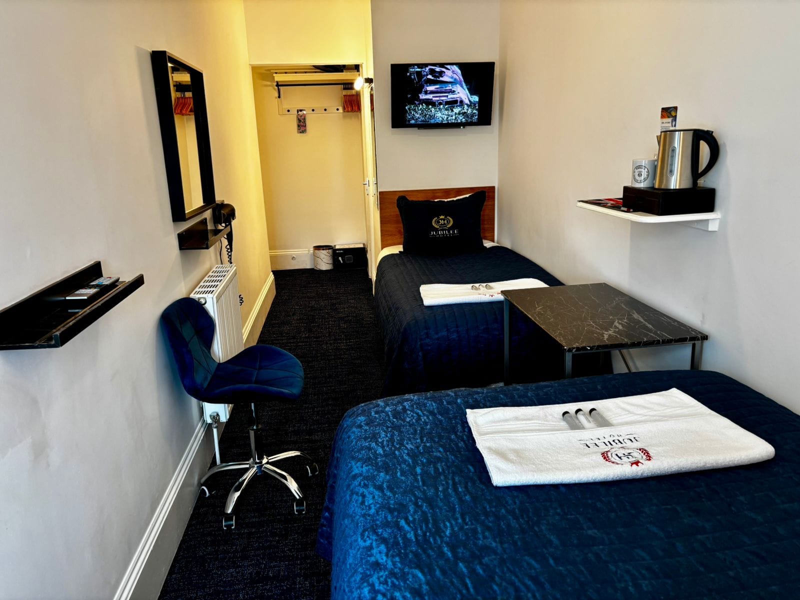 Triple Room at Jubilee Hotel Victoria