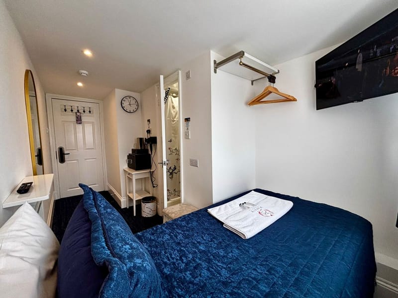Single Room at Jubilee Hotel Victoria