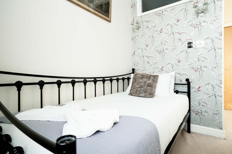 Single Ensuite Room at Lancaster Court Hotel