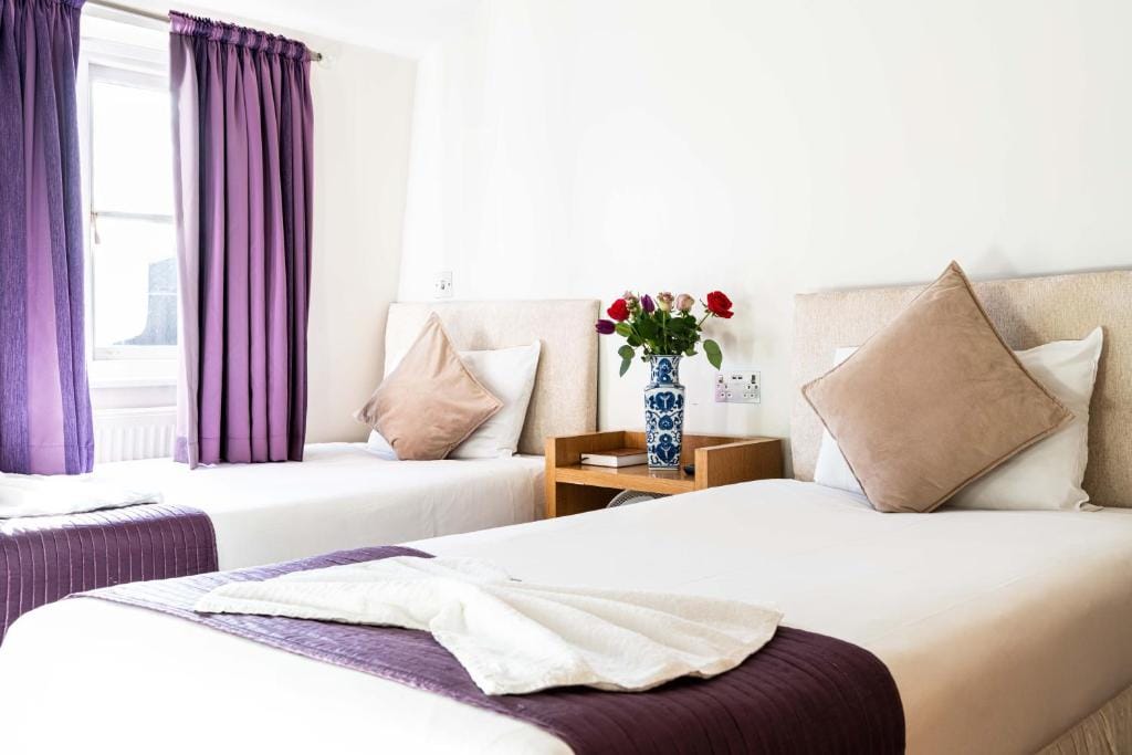 Triple Ensuite Room at Lancaster Court Hotel
