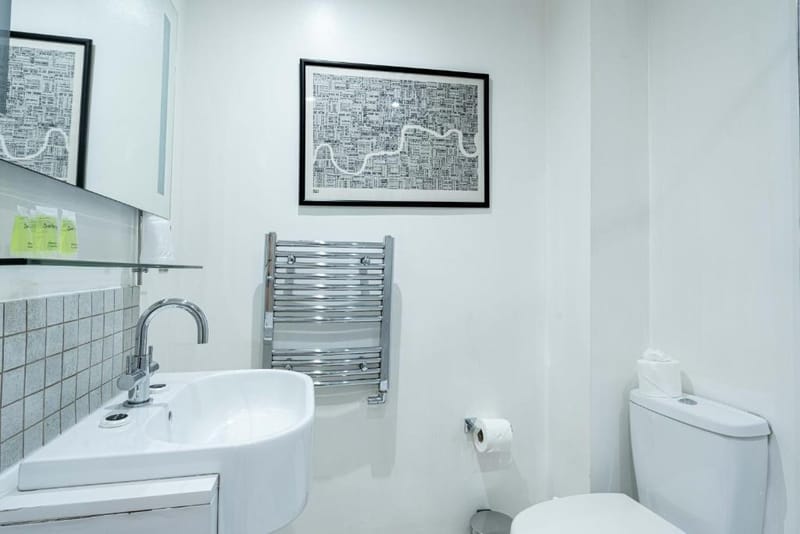 Single With Shower Only at Lancaster Court Hotel
