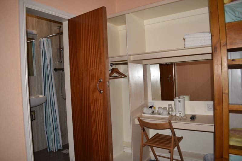 Quadruple room — the shower room through the door