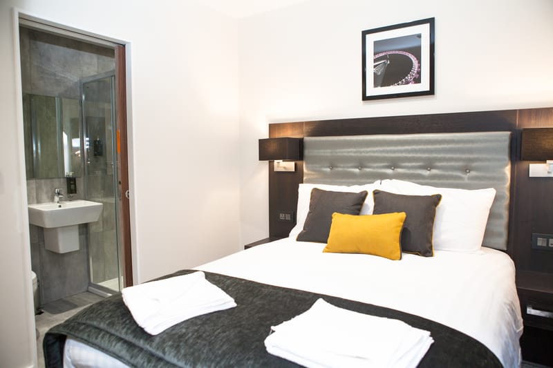 Double Room with the shower room beyond